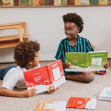 Carregar imagem no visualizador da galeria, Livro de Capa Dura escola